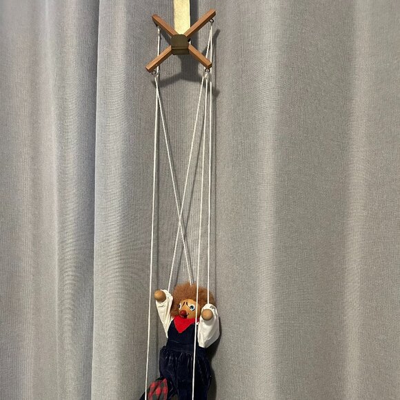 Vintage Wolfgang Gerstenberg Hand Painted Wooden Clown Marionette from Germany - Picture 9 of 10